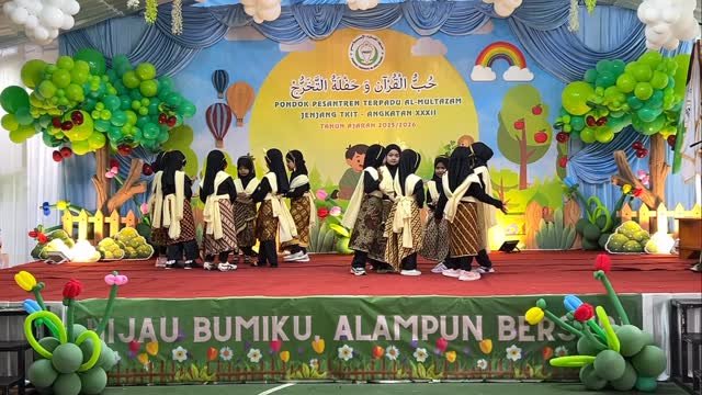 Tampilan Kelompok B3 Muslimah
#wisuda2026
#haflah
#journalpauditam
#pauditamkng