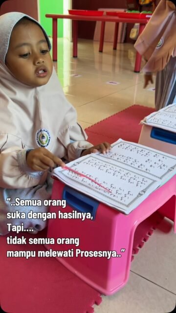 Tidak ada kesuksesan yang instan,  di balik lantunan ayat suci yang indah ada perjuanagan, lelah dan proses yang panjang. Mungkin orang lain cuma lihat lancarnya, tapi Allah lihat disetiap Lelah dan usaha di balik prosesnya. semangat anak -anak sholeh dan sholehah. 

#pauditamkng 
#fypシ 
#mengaji 
#metodeummi